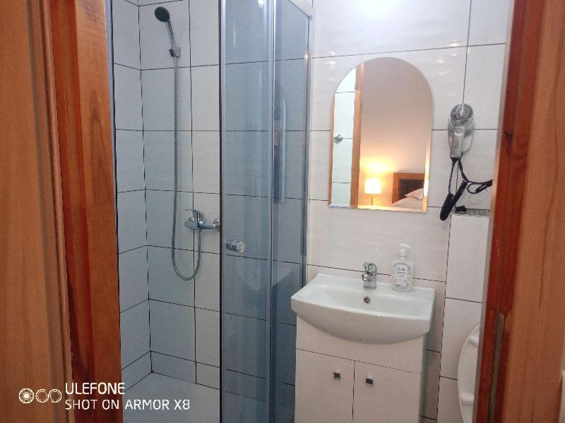Willa Cyprys - Pokoje I Apartamenty Z Aneksami - Centrum Weichsel Exterior foto